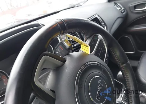 2020 Jeep Compass Limited 4X4 z USA, uszkodzony, nr VIN 3C4NJDCB2LT130232